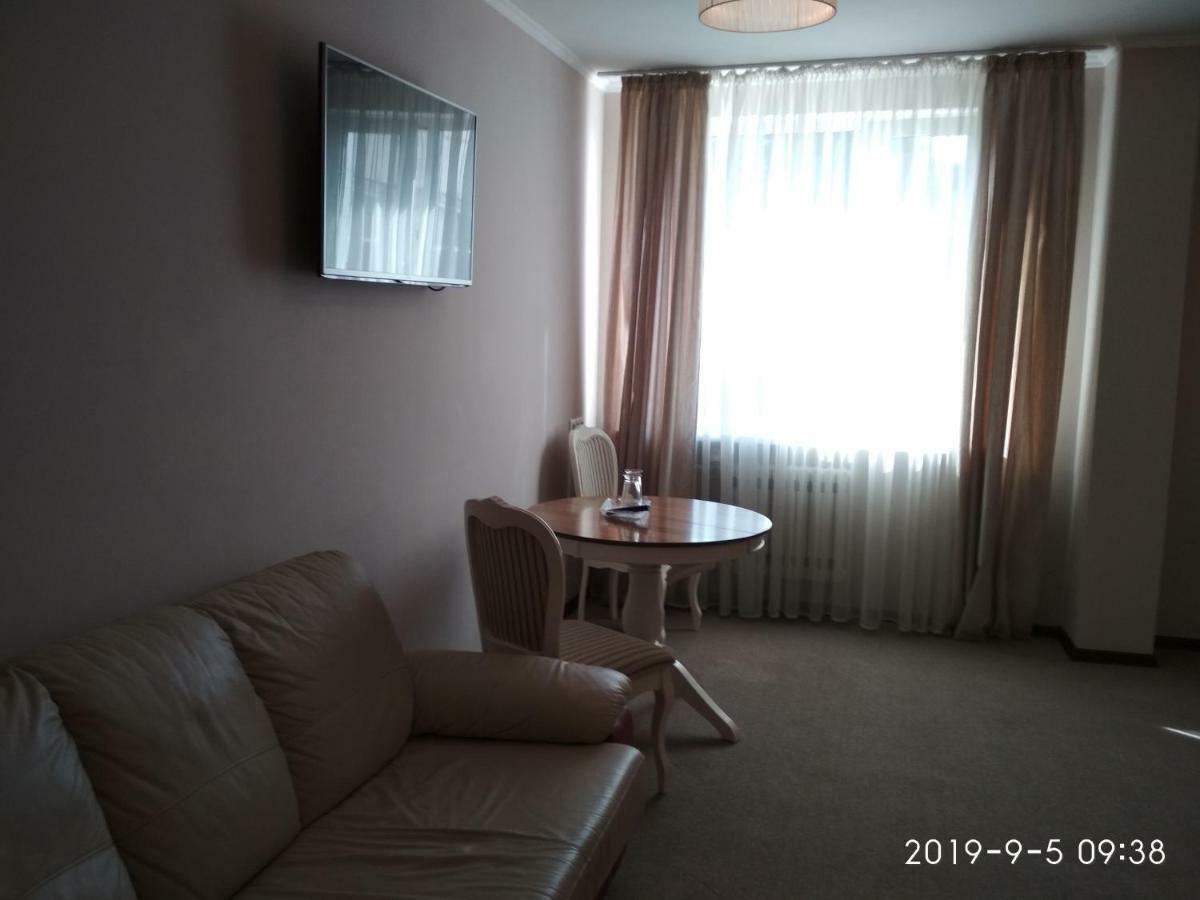 Hotel Olgas Хлибокай Екстериор снимка